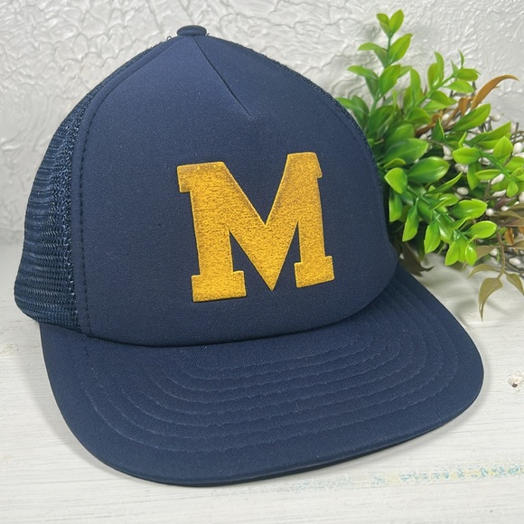 University of Michigan VTG Style Distressed logo Michigan Trucker Style Hat - Picture 5 of 10